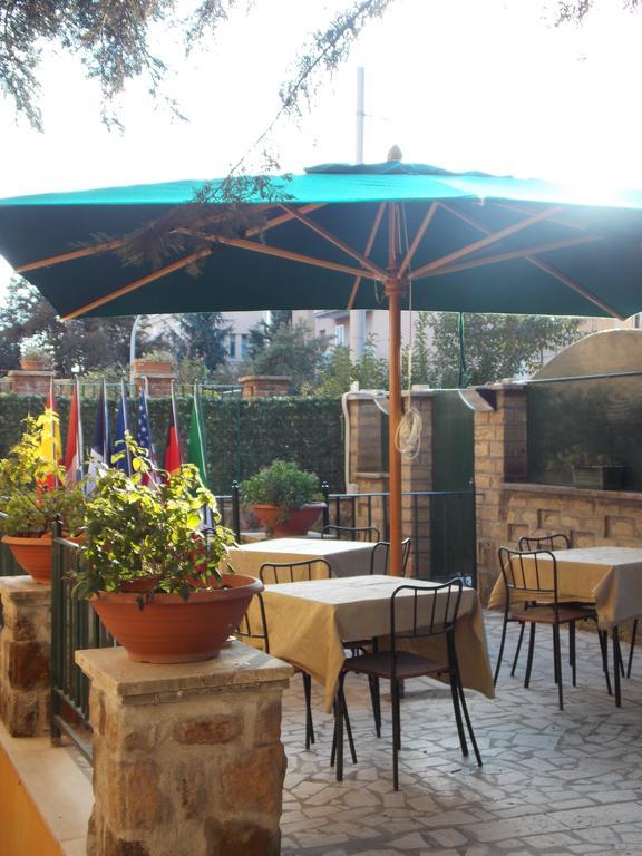 Domus Citta Giardino Bed & Breakfast Rome Bagian luar foto